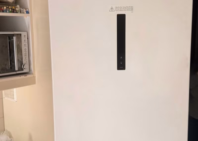 Frigorífico AEG blanco de una puerta con el panel de control en el frontal, reparado en una vivienda de Villarramiel