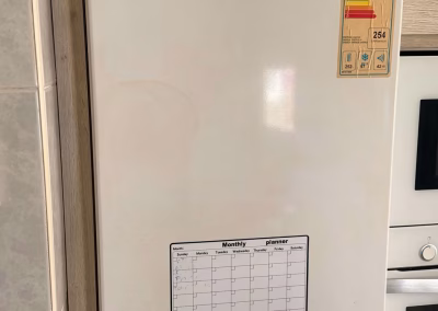 Frigorífico Whirlpool BSNF 9152 W en una cocina de Palencia tras la reparación